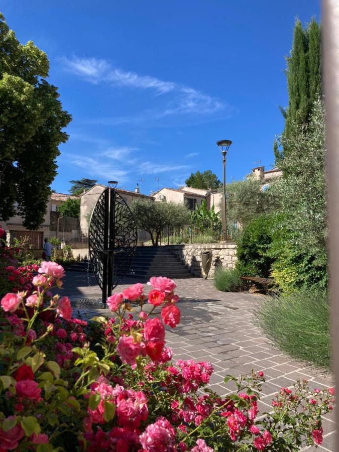 T2 Classe 2* Calme Au Coeur Du Village Provencale Gréoux-les-Bains Buitenkant foto