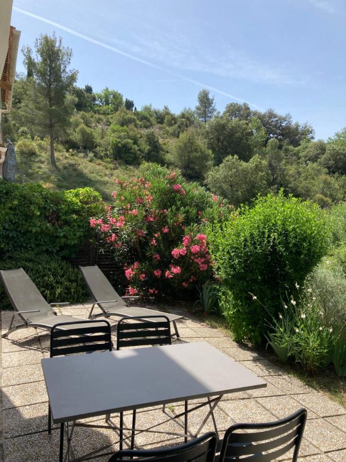 T2 Classe 2* Calme Au Coeur Du Village Provencale Gréoux-les-Bains Buitenkant foto